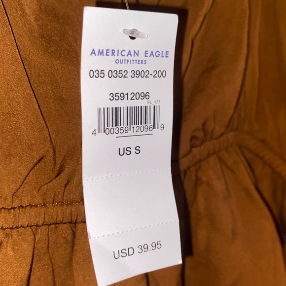 Small brown top, never worn and still has tag! - Picture 4 of 4